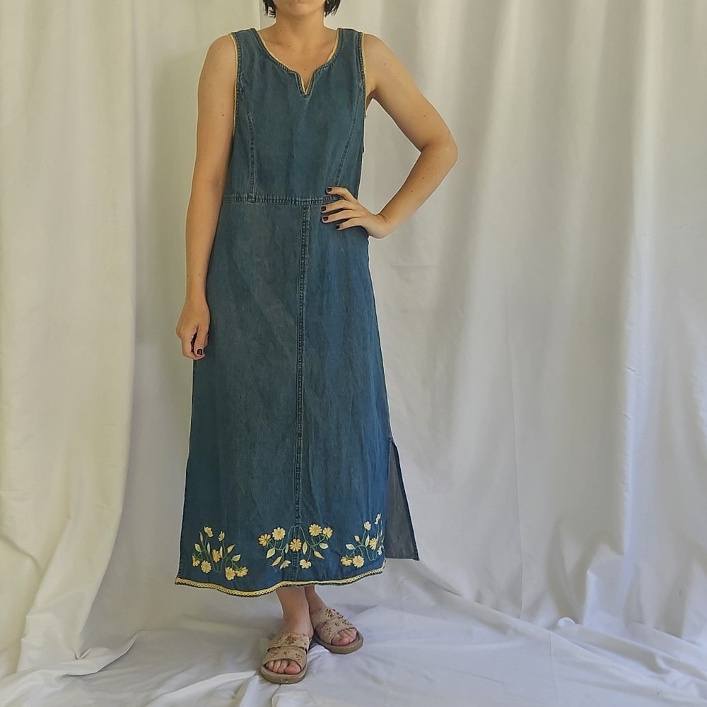 90s/00s Floral Embroidered Denim Dress‎